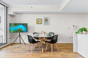 Stunning City and water view apartment, Sydney